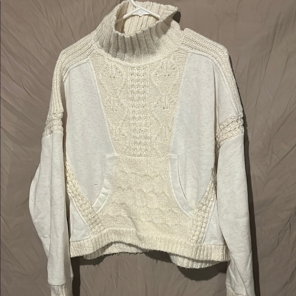 Anthropologie Tops - Anthropologie sweater